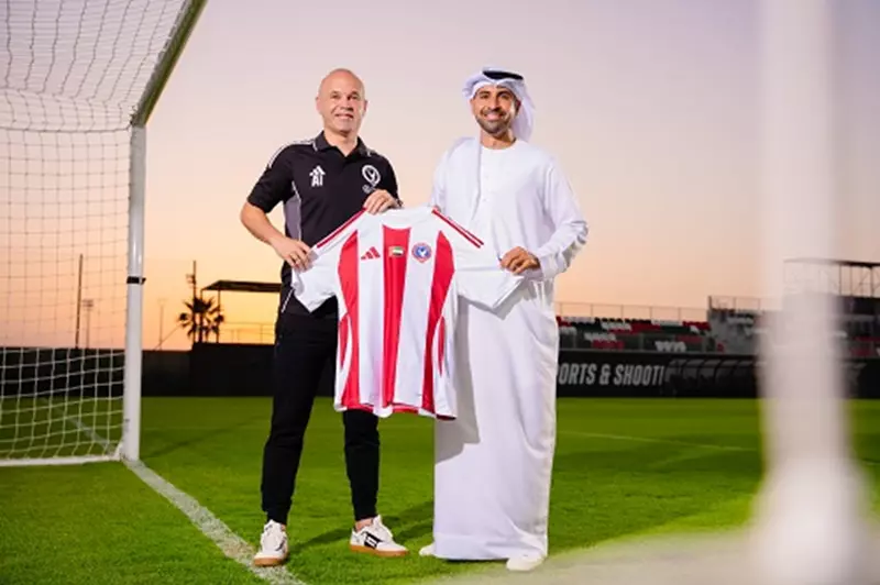 تجربته الأولى.. جلف يونايتد يعلن تعاقده مع إنييستا لتدريب الفريق